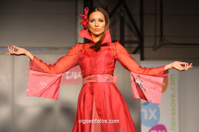 NOCHES EN JAPON. DISEÑADOR: Mª DEL CARMEN PEREZ COSTAS. PASARELA DE MODA JÓVENES DISEÑADORES 2008 - VIGOFERIA