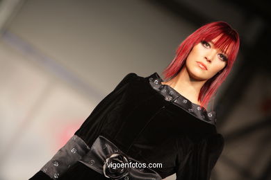 NOCHES EN JAPON. DISEÑADOR: Mª DEL CARMEN PEREZ COSTAS. PASARELA DE MODA JÓVENES DISEÑADORES 2008 - VIGOFERIA