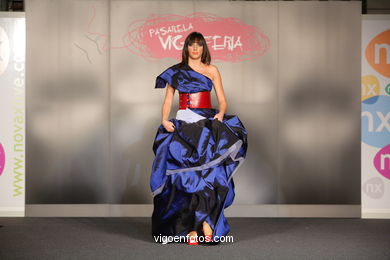 PASEO NOCTURNO. DISEÑADOR: ROCIO GONZÁLEZ FERNÁNDEZ. PASARELA DE MODA JÓVENES DISEÑADORES 2008 - VIGOFERIA