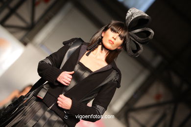 SHOUT. DISEÑADOR: EBA CRUZ. RUNWAY FASHION OF YOUNG FASHION DESIGNER 2008 - VIGOFERIA