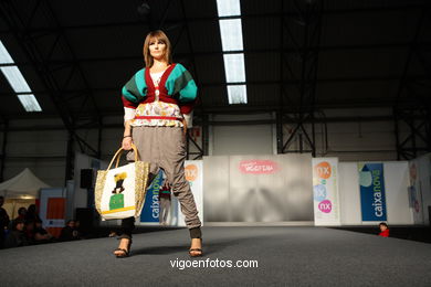 L'ESPIRIT LIBRE. DISEÑADOR: CRISTINA BERNARDEZ FERNANDEZ. PASARELA DE MODA JÓVENES DISEÑADORES 2008 - VIGOFERIA