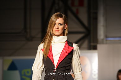 VELSA. DISEÑADOR: ILAZKI MARTIRENA BARGUILLA. RUNWAY FASHION OF YOUNG FASHION DESIGNER 2008 - VIGOFERIA