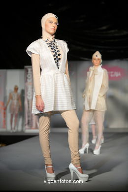 AMPARO. FASHION DESIGNER: JAIME MESA Y SILVIA GALLEGO I & H. RUNWAY FASHION OF YOUNG FASHION DESIGNER 2009 - VIGOFERIA