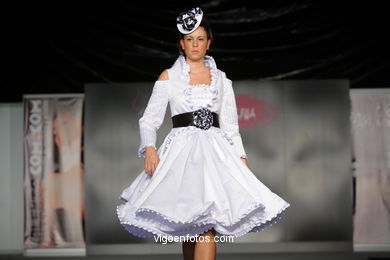 TOTAL BLACK. FASHION DESIGNER: ROCÍO GONZALEZ . RUNWAY FASHION OF YOUNG FASHION DESIGNER 2009 - VIGOFERIA