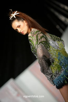 SEXTO CONTINENTE. FASHION DESIGNER: MARTA MUÑOZ . RUNWAY FASHION OF YOUNG FASHION DESIGNER 2009 - VIGOFERIA