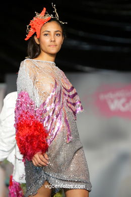 SEXTO CONTINENTE. FASHION DESIGNER: MARTA MUÑOZ . RUNWAY FASHION OF YOUNG FASHION DESIGNER 2009 - VIGOFERIA