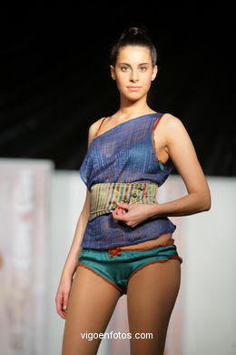 DREAMS AND REFLECTIONS. FASHION DESIGNER: ALMUDENA ALCAIDE . RUNWAY FASHION OF YOUNG FASHION DESIGNER 2009 - VIGOFERIA