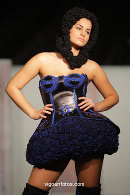 DUNE. FASHION DESIGNER: SUSANA PÉREZ . RUNWAY FASHION OF YOUNG FASHION DESIGNER 2009 - VIGOFERIA