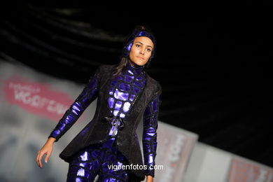 DUNE. FASHION DESIGNER: SUSANA PÉREZ . RUNWAY FASHION OF YOUNG FASHION DESIGNER 2009 - VIGOFERIA