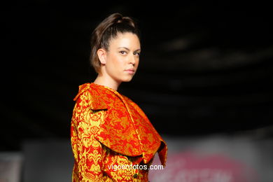 EPOQUED´OR. FASHION DESIGNER: IRIA CARLA BARCIA  . RUNWAY FASHION OF YOUNG FASHION DESIGNER 2009 - VIGOFERIA