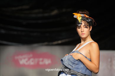 MIS JEANS. FASHION DESIGNER: RAQUEL BLANCO . RUNWAY FASHION OF YOUNG FASHION DESIGNER 2009 - VIGOFERIA