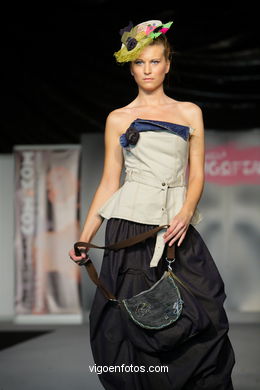 MIS JEANS. FASHION DESIGNER: RAQUEL BLANCO . RUNWAY FASHION OF YOUNG FASHION DESIGNER 2009 - VIGOFERIA