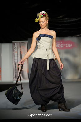 MIS JEANS. FASHION DESIGNER: RAQUEL BLANCO . RUNWAY FASHION OF YOUNG FASHION DESIGNER 2009 - VIGOFERIA