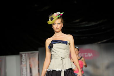 MIS JEANS. FASHION DESIGNER: RAQUEL BLANCO . RUNWAY FASHION OF YOUNG FASHION DESIGNER 2009 - VIGOFERIA