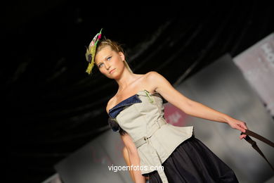 MIS JEANS. FASHION DESIGNER: RAQUEL BLANCO . RUNWAY FASHION OF YOUNG FASHION DESIGNER 2009 - VIGOFERIA