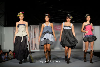 MIS JEANS. FASHION DESIGNER: RAQUEL BLANCO . RUNWAY FASHION OF YOUNG FASHION DESIGNER 2009 - VIGOFERIA