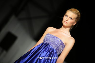 REFLEJO DE LUNA. FASHION DESIGNER: CESAR PARLA . RUNWAY FASHION OF YOUNG FASHION DESIGNER 2009 - VIGOFERIA