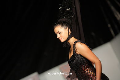 ETERNA MEDIEVAL. FASHION DESIGNER: RAFAEL FREITAS . RUNWAY FASHION OF YOUNG FASHION DESIGNER 2009 - VIGOFERIA