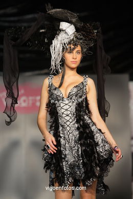 ETERNA MEDIEVAL. FASHION DESIGNER: RAFAEL FREITAS . RUNWAY FASHION OF YOUNG FASHION DESIGNER 2009 - VIGOFERIA