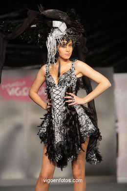 ETERNA MEDIEVAL. FASHION DESIGNER: RAFAEL FREITAS . RUNWAY FASHION OF YOUNG FASHION DESIGNER 2009 - VIGOFERIA