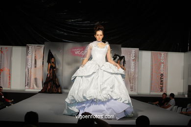 ETERNA MEDIEVAL. FASHION DESIGNER: RAFAEL FREITAS . RUNWAY FASHION OF YOUNG FASHION DESIGNER 2009 - VIGOFERIA