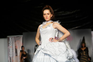 ETERNA MEDIEVAL. DISEÑADOR: RAFAEL FREITAS . PASARELA DE MODA JÓVENES DISEÑADORES 2009 - VIGOFERIA