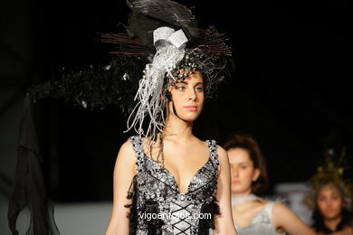 ETERNA MEDIEVAL. FASHION DESIGNER: RAFAEL FREITAS . RUNWAY FASHION OF YOUNG FASHION DESIGNER 2009 - VIGOFERIA