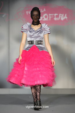 NEW LOOK. FASHION DESIGNER: KRISS ARIANA . RUNWAY FASHION OF YOUNG FASHION DESIGNER 2009 - VIGOFERIA