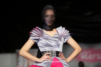 NEW LOOK. FASHION DESIGNER: KRISS ARIANA . RUNWAY FASHION OF YOUNG FASHION DESIGNER 2009 - VIGOFERIA