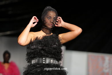 NEW LOOK. FASHION DESIGNER: KRISS ARIANA . RUNWAY FASHION OF YOUNG FASHION DESIGNER 2009 - VIGOFERIA