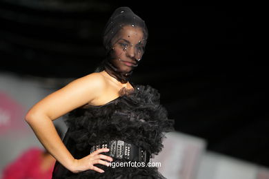 NEW LOOK. FASHION DESIGNER: KRISS ARIANA . RUNWAY FASHION OF YOUNG FASHION DESIGNER 2009 - VIGOFERIA