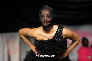 NEW LOOK. FASHION DESIGNER: KRISS ARIANA . RUNWAY FASHION OF YOUNG FASHION DESIGNER 2009 - VIGOFERIA