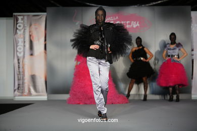 NEW LOOK. FASHION DESIGNER: KRISS ARIANA . RUNWAY FASHION OF YOUNG FASHION DESIGNER 2009 - VIGOFERIA