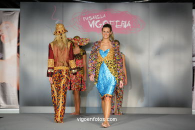 PARADOXE. DISEÑADOR: SIDONIE . PASARELA DE MODA JÓVENES DISEÑADORES 2009 - VIGOFERIA