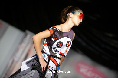 SUBLIME SUBLIMA. FASHION DESIGNER: ALBERTO NEVES . RUNWAY FASHION OF YOUNG FASHION DESIGNER 2009 - VIGOFERIA