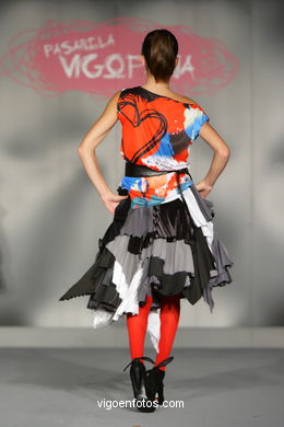 SUBLIME SUBLIMA. FASHION DESIGNER: ALBERTO NEVES . RUNWAY FASHION OF YOUNG FASHION DESIGNER 2009 - VIGOFERIA