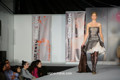 TINEIDAE. FASHION DESIGNER: MIRIAM HERNÁNDEZ Y JONE GONZÁLEZ . RUNWAY FASHION OF YOUNG FASHION DESIGNER 2009 - VIGOFERIA