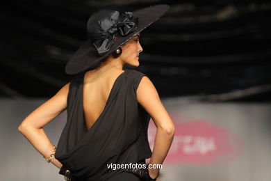 TRANSPARENCIAS. FASHION DESIGNER: ORLANDO SUÁREZ . RUNWAY FASHION OF YOUNG FASHION DESIGNER 2009 - VIGOFERIA