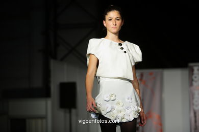 EL UNIVERSO MIRONIANO. DISEÑADOR: MARIAN DE LAS HERAS . PASARELA DE MODA JÓVENES DISEÑADORES 2009 - VIGOFERIA