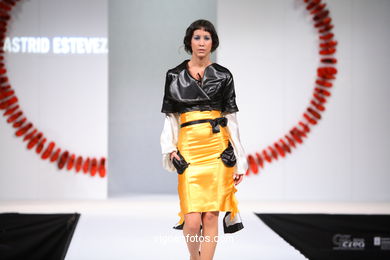 ASTRID ESTEVEZ GONZÁLEZ. PASSARELA DE MODA TESOIRA 2006 NOVOS CRIADORES