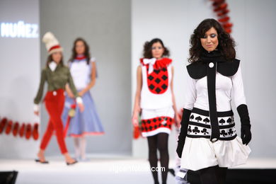CARMEN NÚÑEZ CAMPOS. PASARELA DE MODA TESOIRA 2006 NUEVOS CREADORES