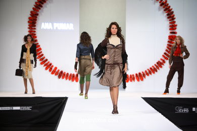 ANA MARÍA PUMAR SUÁREZ. PASARELA DE MODA TESOIRA 2006 NUEVOS CREADORES