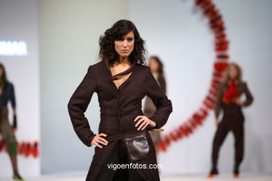 ANA MARÍA PUMAR SUÁREZ. PASARELA DE MODA TESOIRA 2006 NUEVOS CREADORES