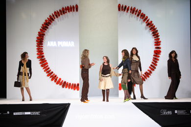 ANA MARÍA PUMAR SUÁREZ. PASARELA DE MODA TESOIRA 2006 NUEVOS CREADORES