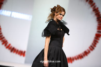 SARAY FERNÁNDEZ MARQUES. YOUNG FASHION DESIGNERS AWARS - TESOIRA 2006