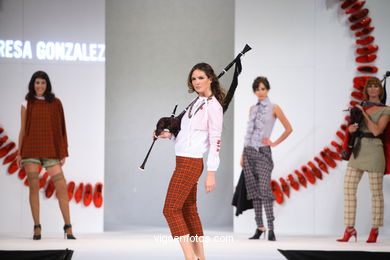 MARÍA TERESA IGLESIAS GONZÁLEZ. YOUNG FASHION DESIGNERS AWARS - TESOIRA 2006