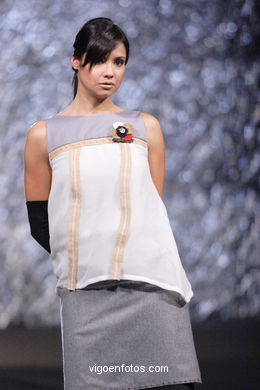 FASHION DESIGNER: ANA FLORA RODRÍGUEZ BORDAS. RUNWAY FASHION OF YOUNG FASHION DESIGNER TESOIRA 2007