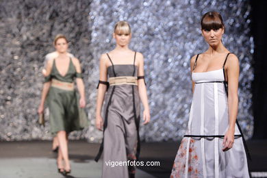 DISEÑADORA: ANA FLORA RODRÍGUEZ BORDAS. PASARELA DE MODA TESOIRA 2006 NUEVOS CREADORES