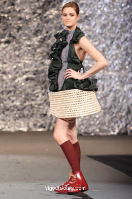 FASHION DESIGNER: LIDIA POZA PIÑEIRO. RUNWAY FASHION OF YOUNG FASHION DESIGNER TESOIRA 2007