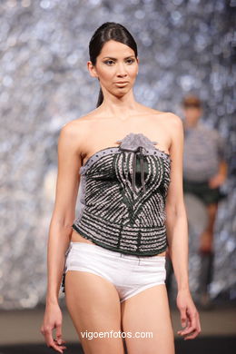 FASHION DESIGNER: LIDIA POZA PIÑEIRO. RUNWAY FASHION OF YOUNG FASHION DESIGNER TESOIRA 2007